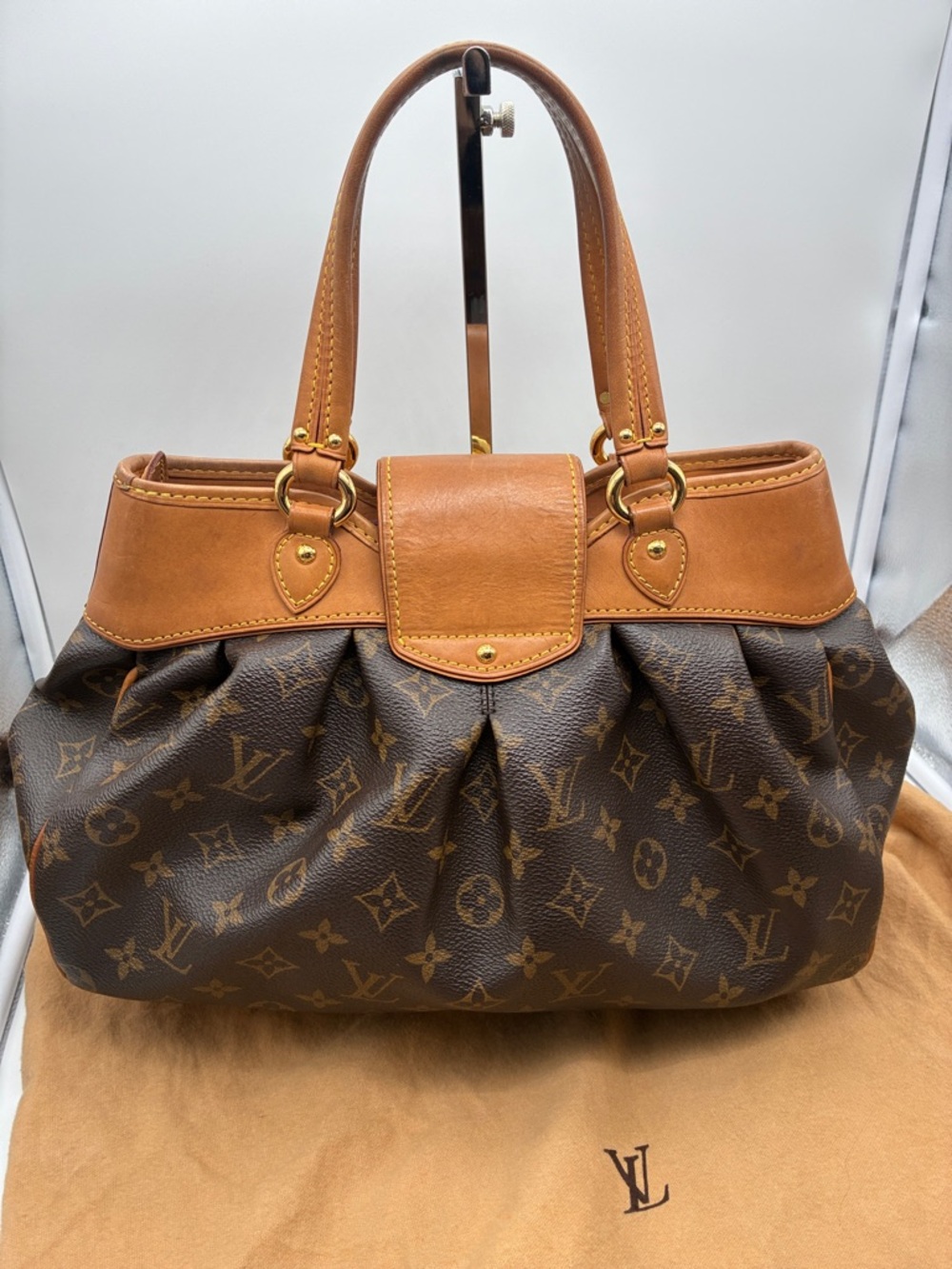 Louis Vuitton monogram boetie mm hand bag with LV dust bag and COA - Picture 3 of 17